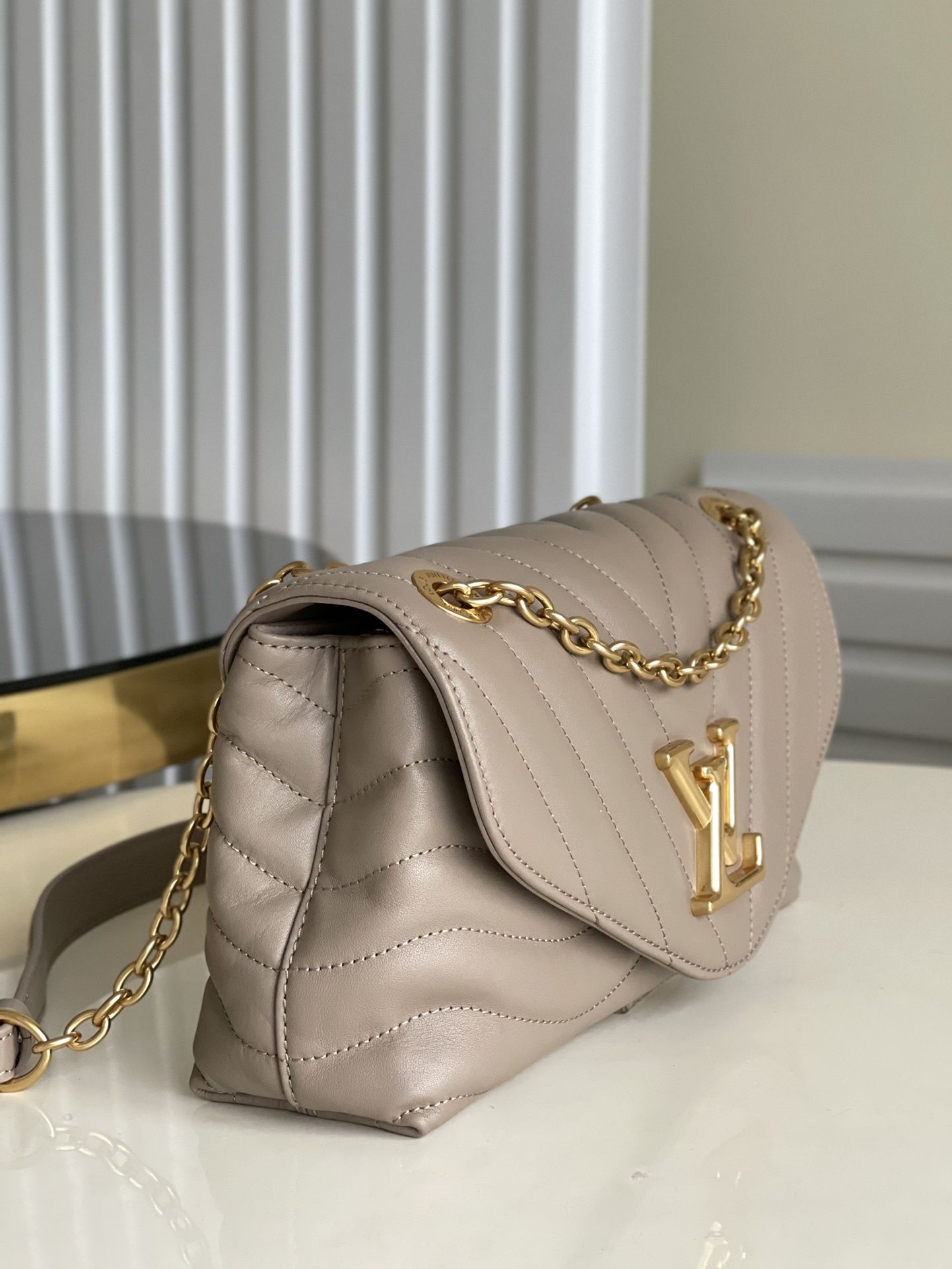 Geanta Louis Vuitton New Wave 24cm, Premium
