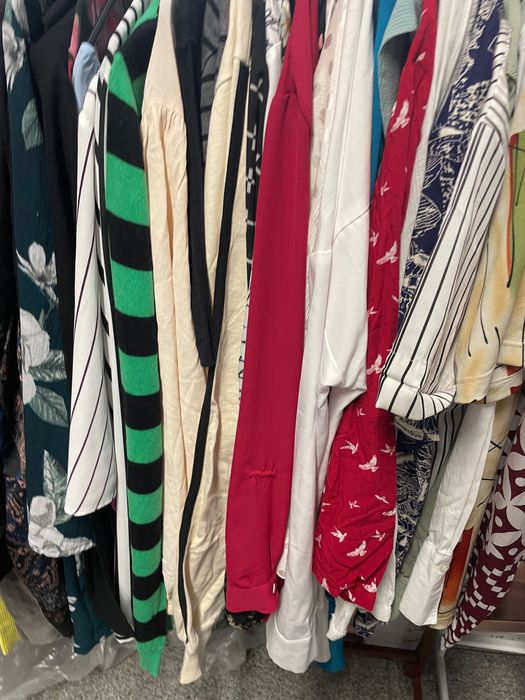 Vând haine second hand