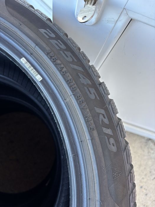 Vand Anvelope Pirelli 225/45/19 M+S