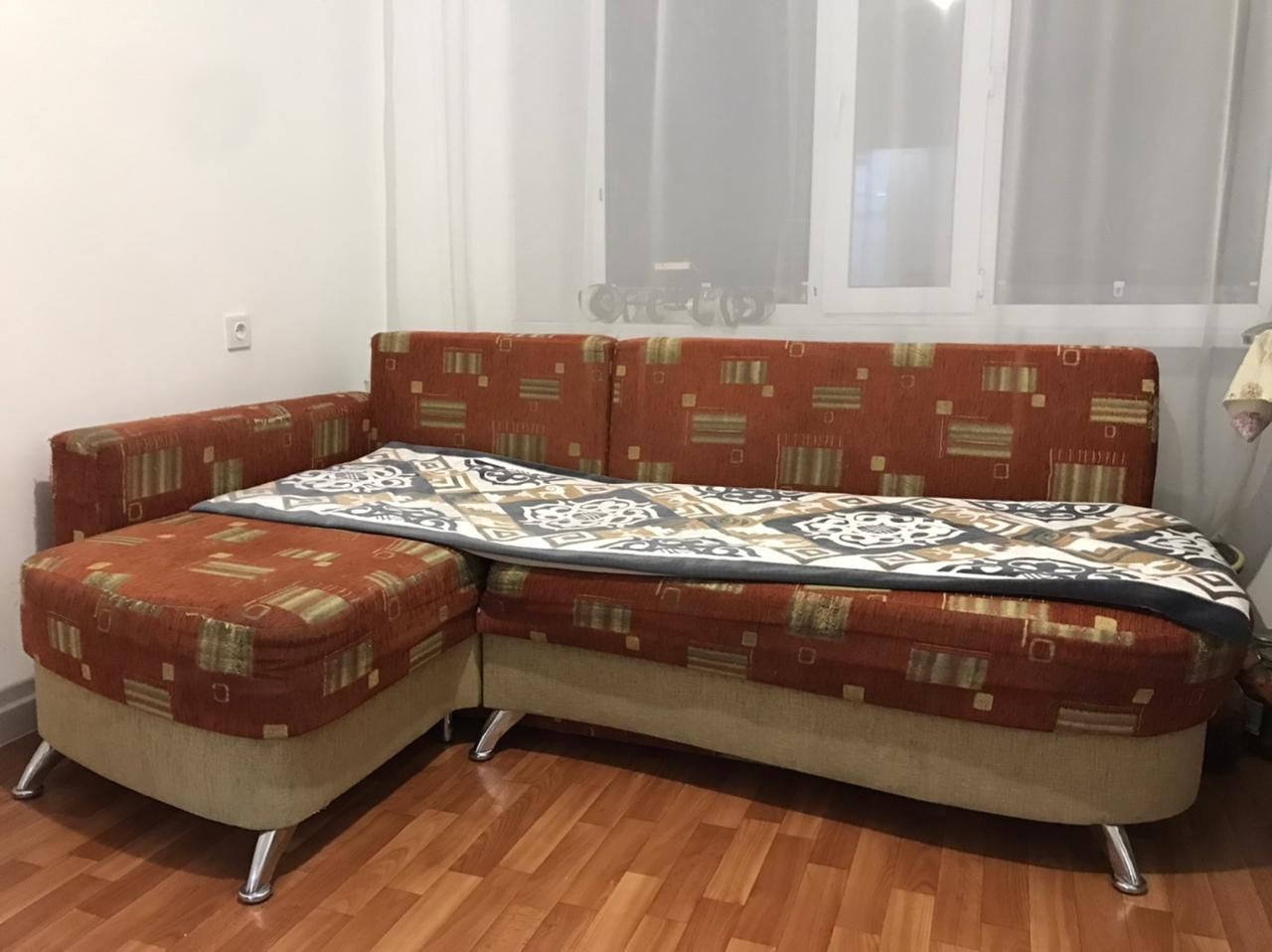 Диван угловой  тахта
