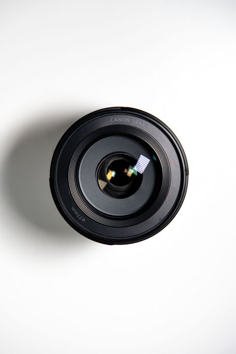 Продавам комплект Canon EOS RP full frame + обективи