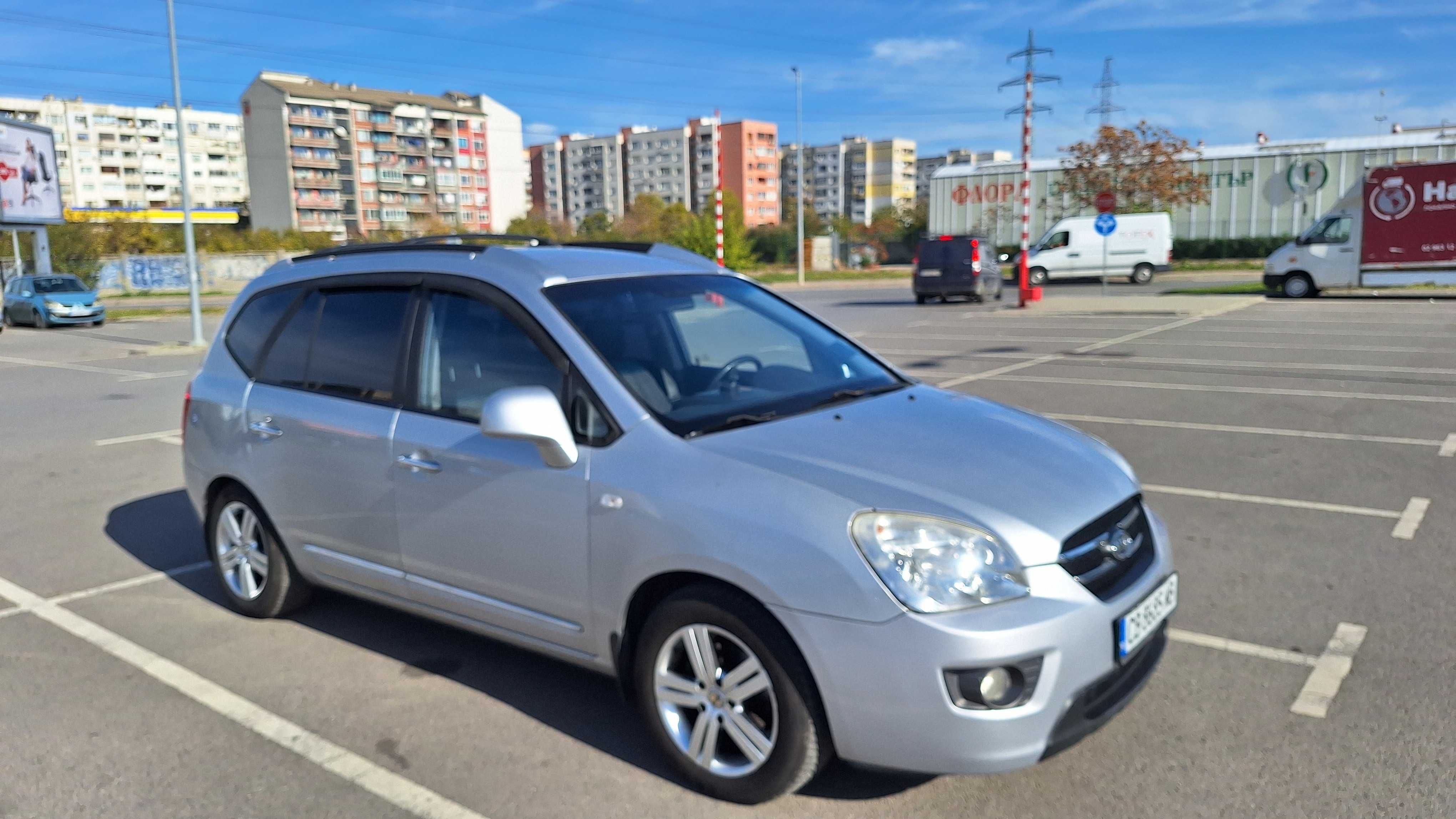 Продавам Kia Carens