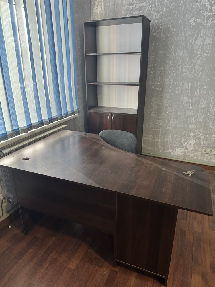 Распродажа офисной мебели