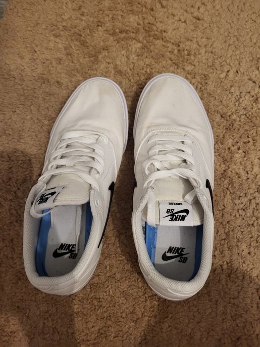 Adidasi de tip skate