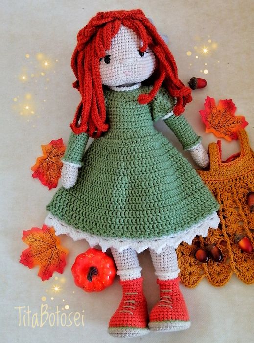 Păpușica croșetata, cu hăinuțe frumoase, handmade.