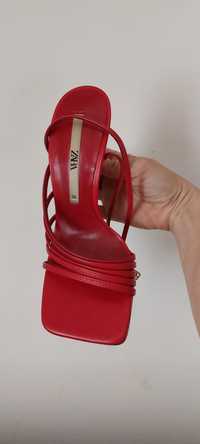 Sandale rosii elegante