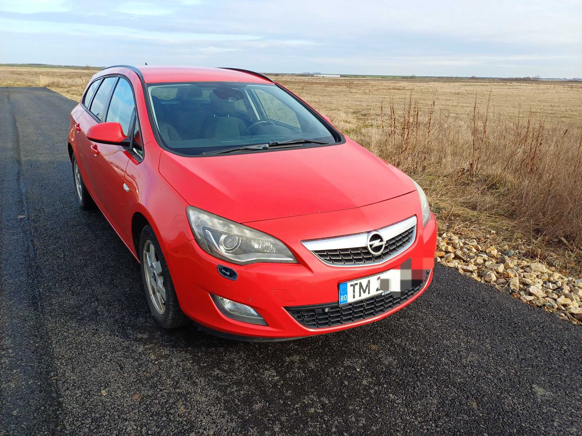 Opel Astra J Sports Tourer, model 1,7 CDTI, 125 cai.