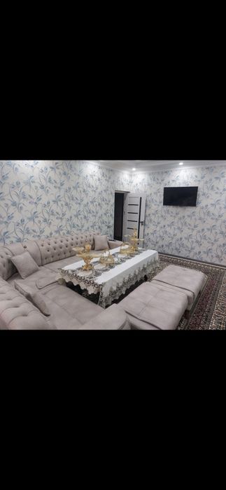 Угалог столи билан сотилади