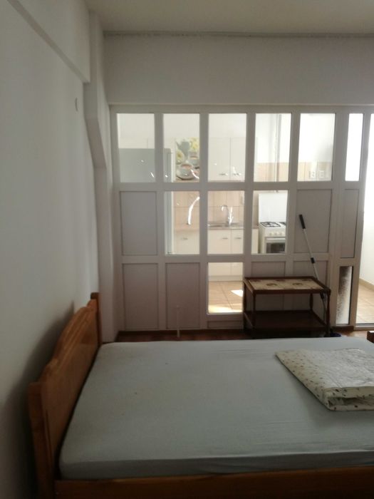 de vinzare garsoniera  toate utilitățile