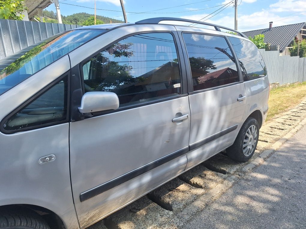 Vând sau schimb VW Sharan