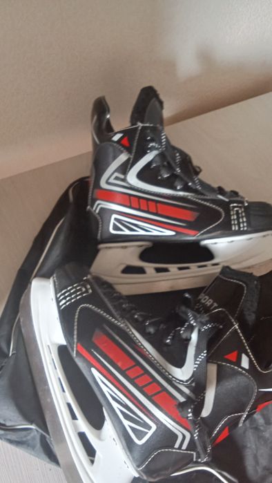 Продам коньки  харошам састаианйе