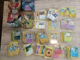 600 de cărți pokemon originale + patru cutii de metal