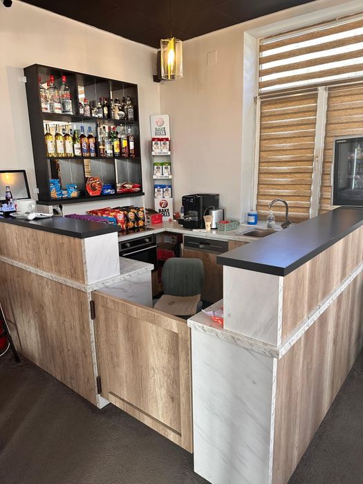 Set complet mobilier pentru bar sau cafenea