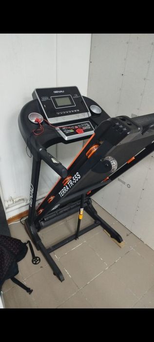 Беговой дорожка новый почтый