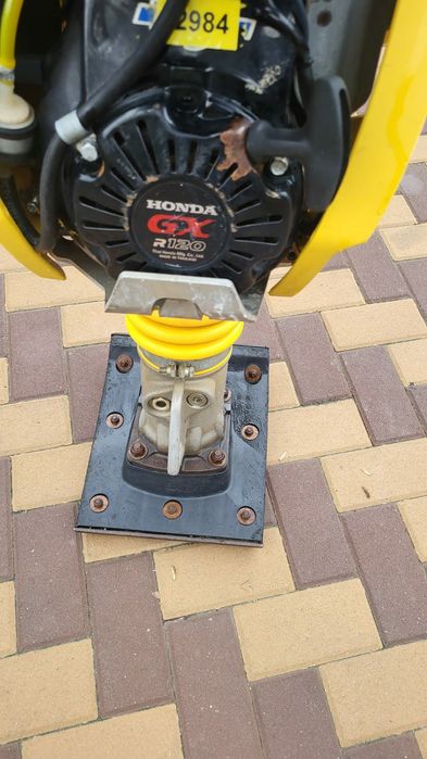 Mai compactor profesional Bomag BT 60