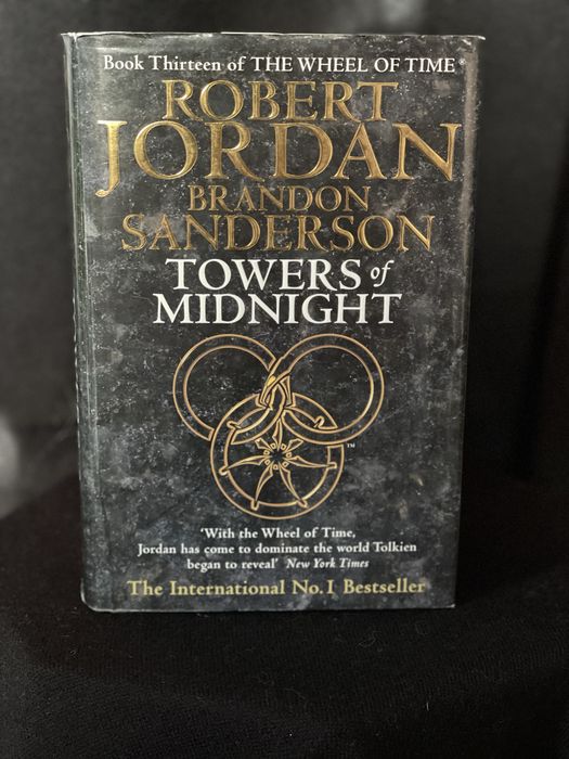 Robert Jordan and Brandon Sanderson - “The Wheel of time” 13