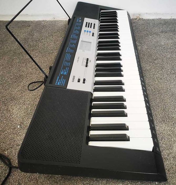 синтезатор клавир CASIO CTK-1550 пиано с 5 октави и плътни клавиши
