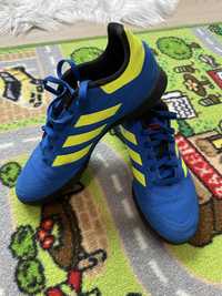 Adidasi fotbal , Adidas , 35