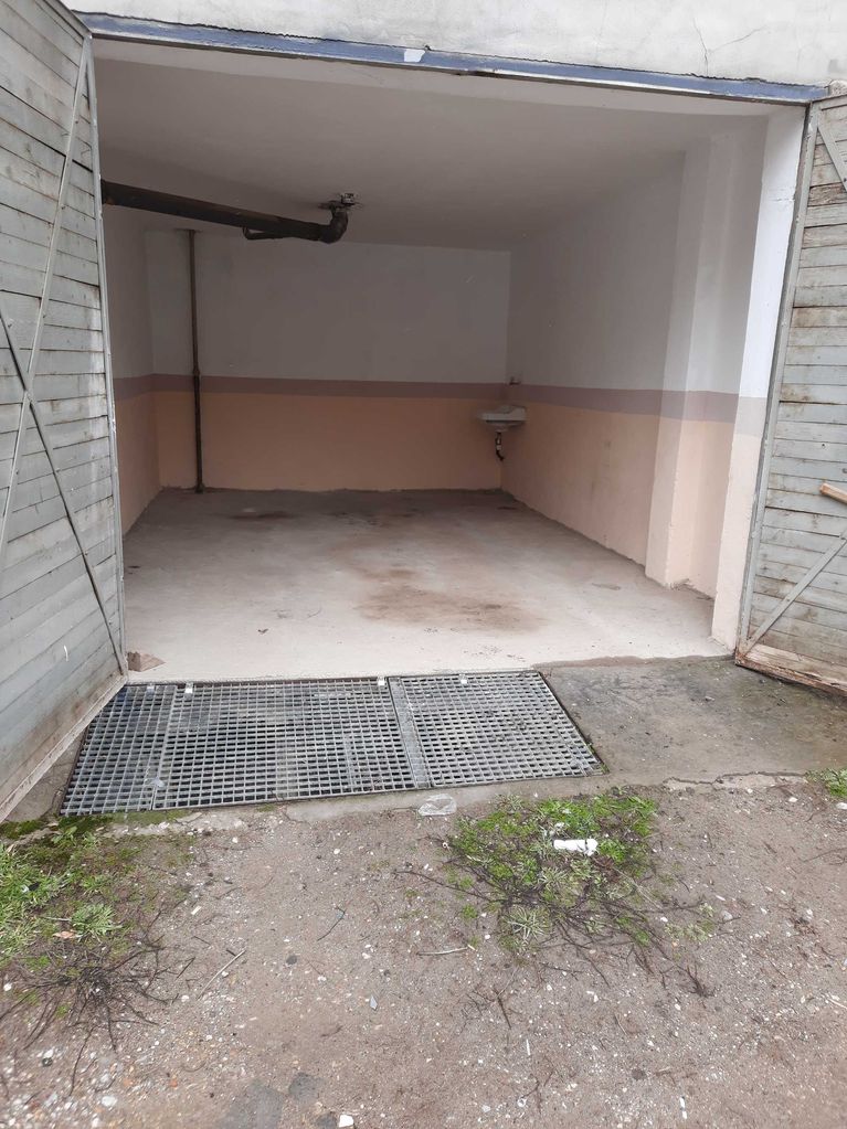 Дава се под наем Гараж / Паркомясто в Търговище, Боровец - 20 кв.м за 51 € - Снимка #1
