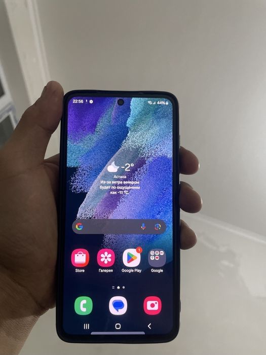 Продам Samsung S21 в идеальном состоянии