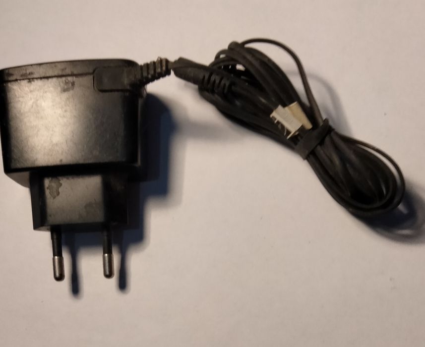 Încarcator nou Nokia cu mufa subtire