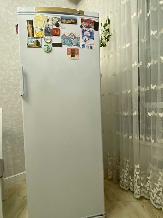 Морозильник INDESIT в нерабочем состоянии