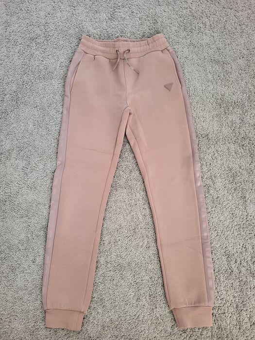 Екип Guess  за момиче 12г.