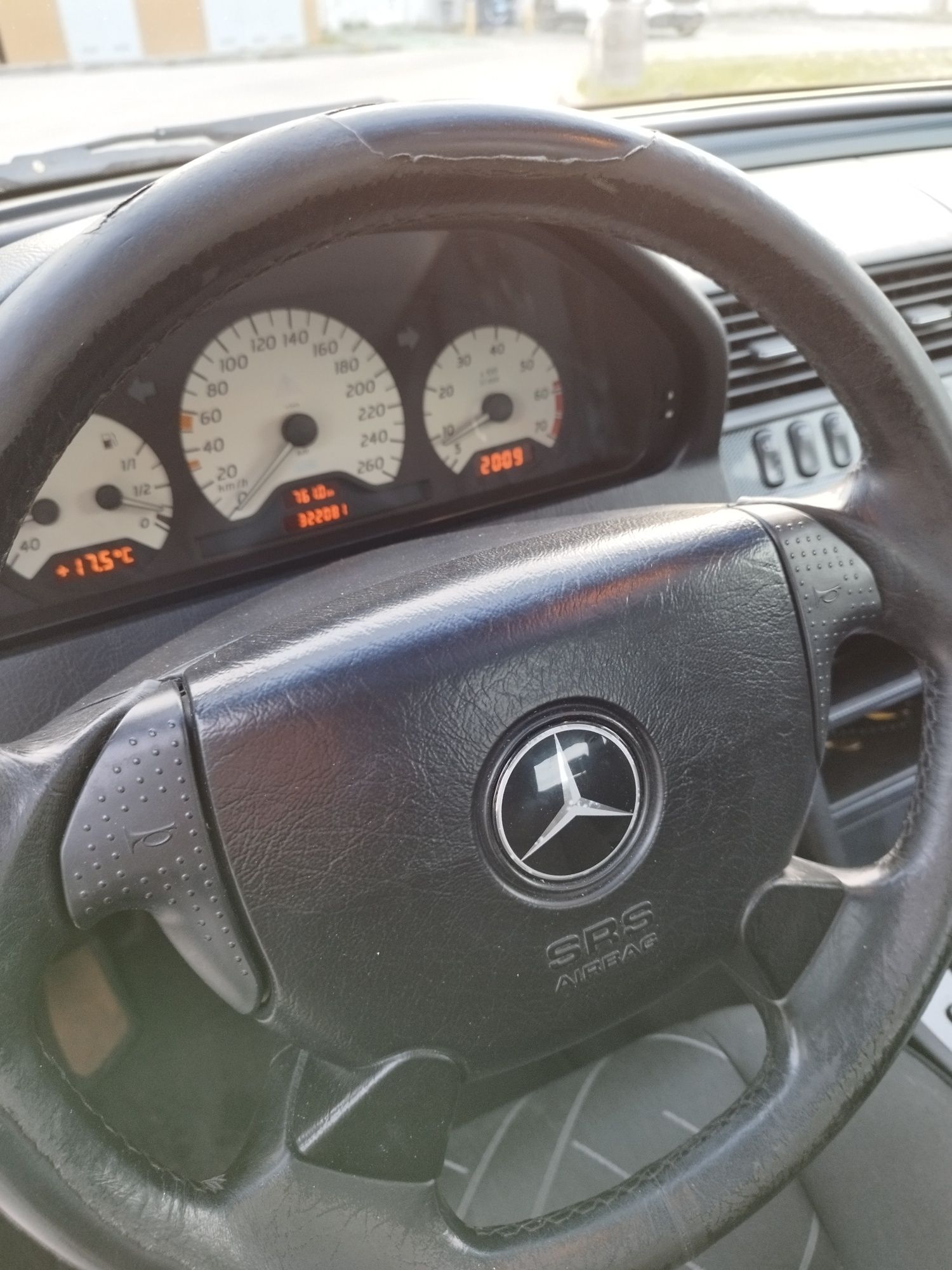 Vând  schimb cu microbuz Mercedes C230 Kompresor-240cp
