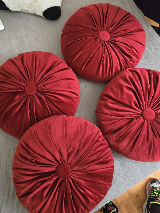 Perne de decor rosii catifea
