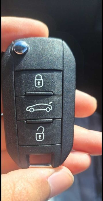 Оригинальный ключ Пежо