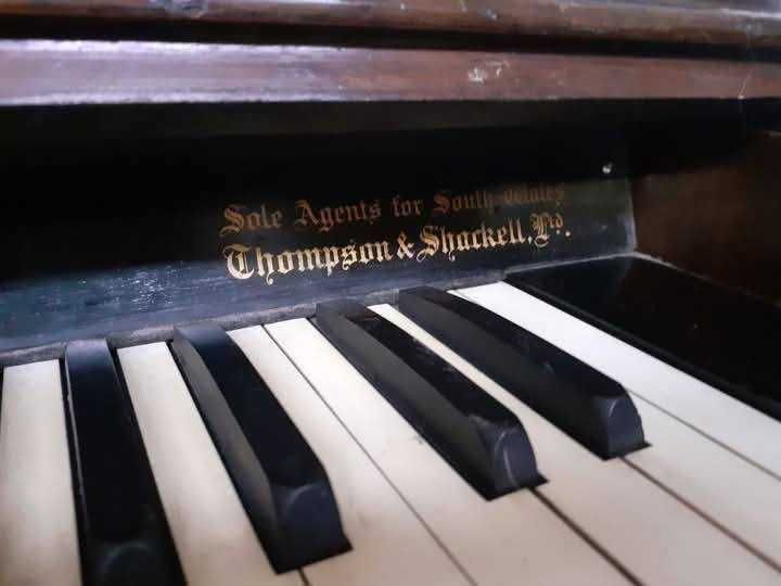 armoniu , orga cu burduf sfarsit de secol 19