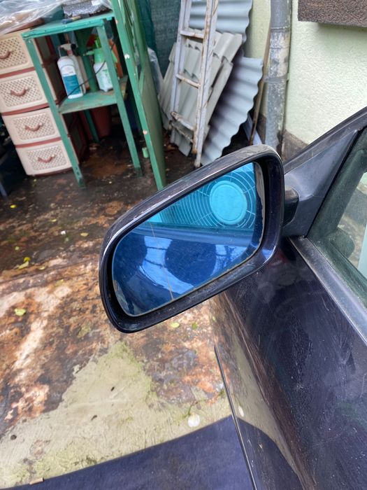 Продавам огледало за Ауди а3 тъмно син металик LZ5L