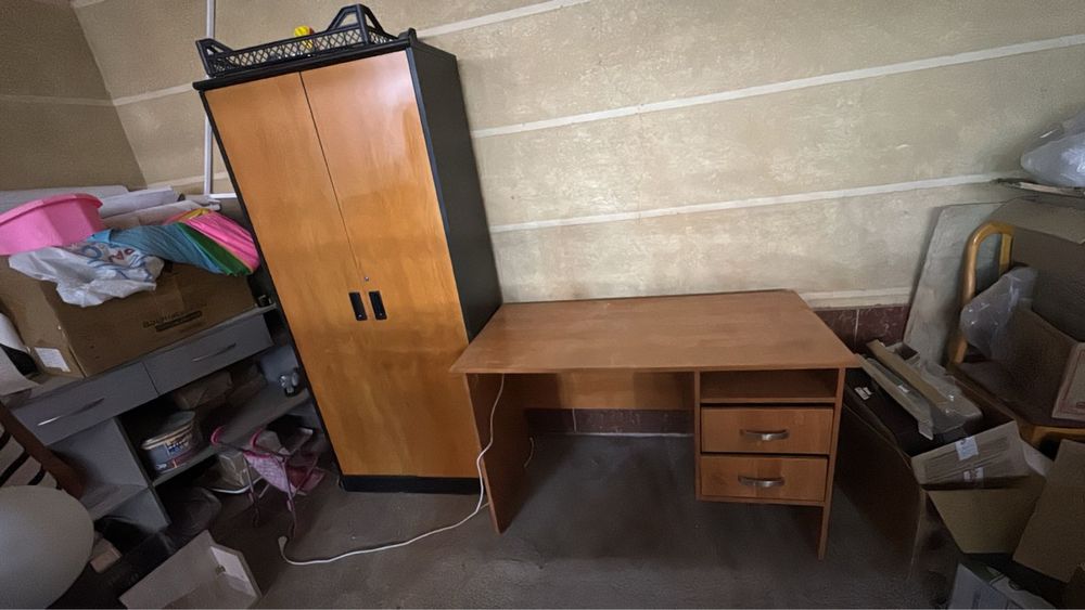 Продам офисные шкафы и столы