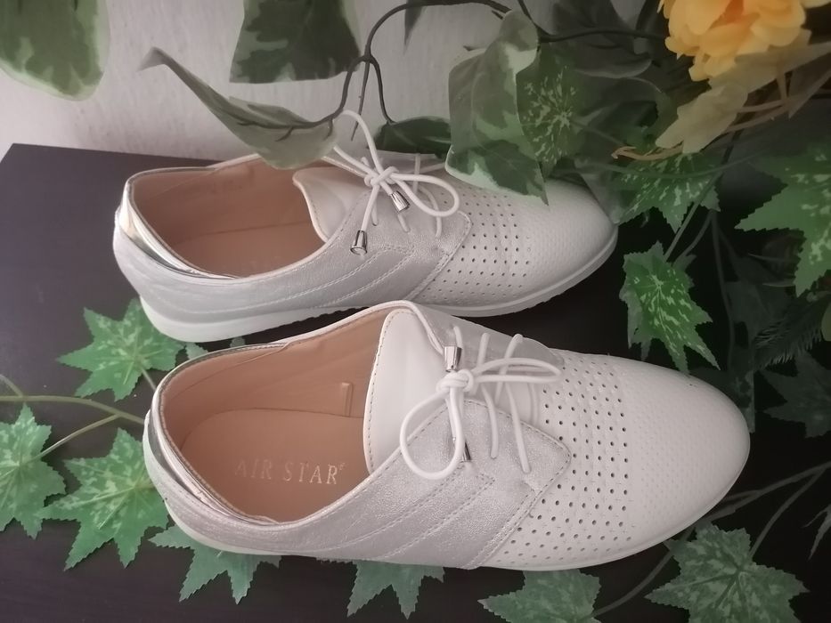 Дамски обувки официални и спортни