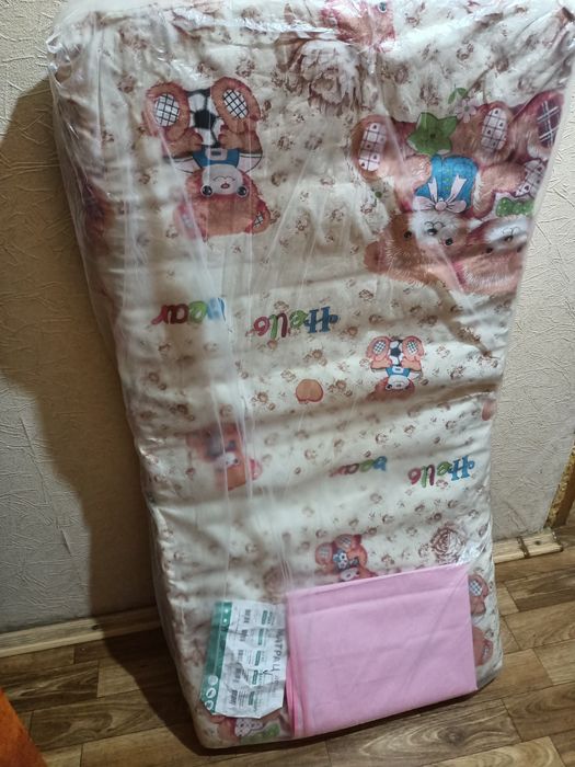 Продам матрац в детскую кроватку