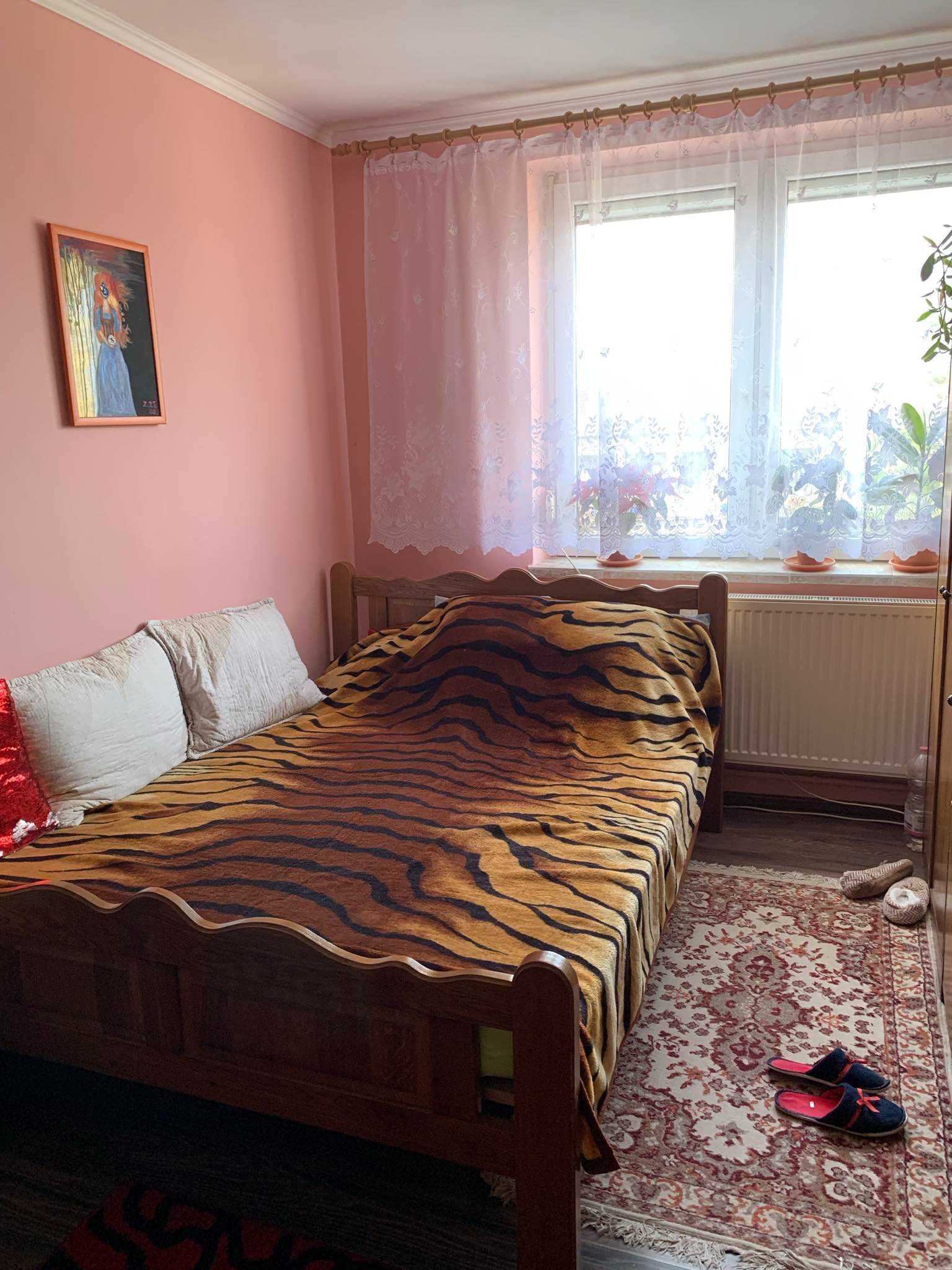 Vand apartament cu 2 camere