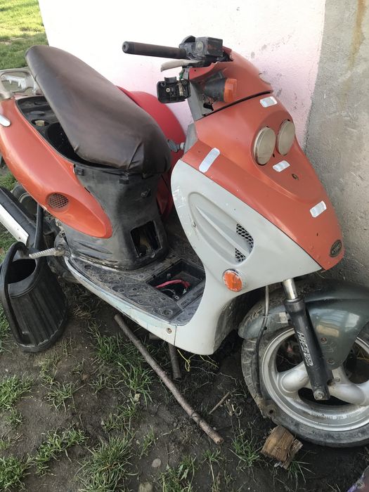 Vand kymco defect  300 RON pret negociabil