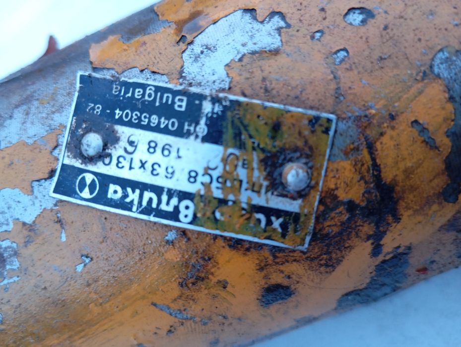 Хидравличен цилиндър