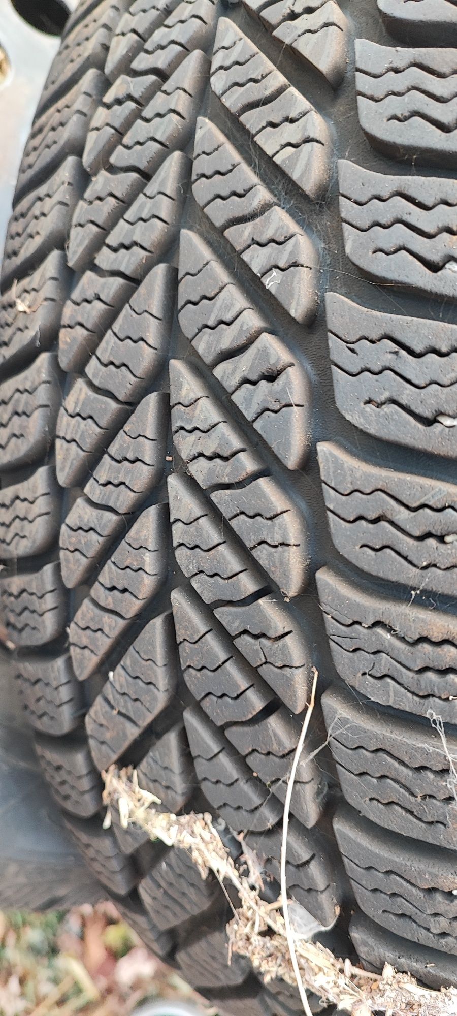 Зимни гуми Debica 195/65 R15 + Метални джанти в комплект