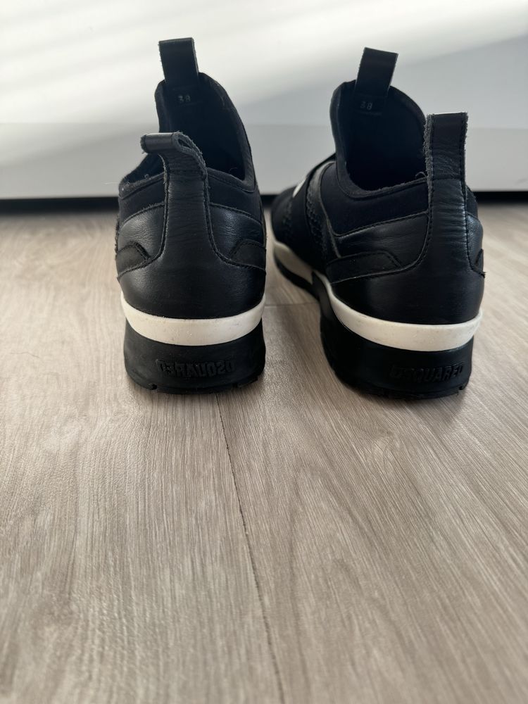 Обувки Valentino Dsquared, Cesare Paciotti, Versace, Roberto Cavalli