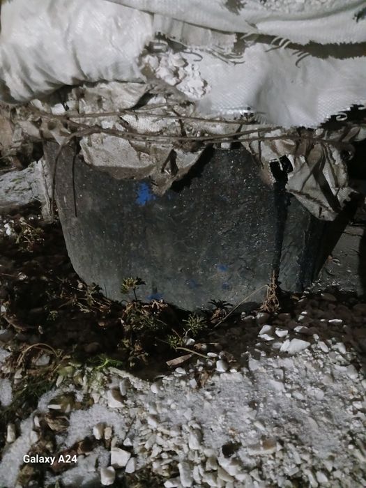 Смола (битум)в железной бочке(полбочки)