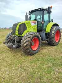 Tractor Class Axion 820