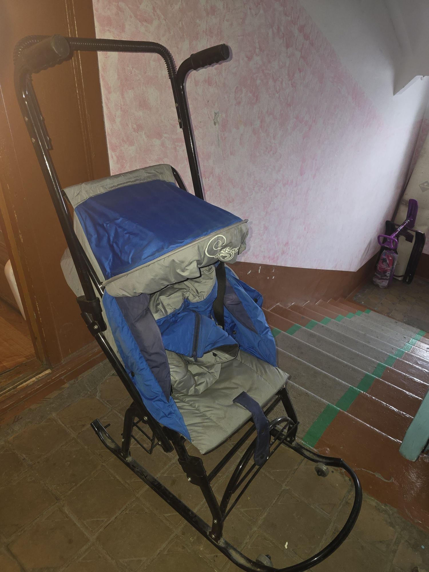 Продам Санки В хорошем состоянии.