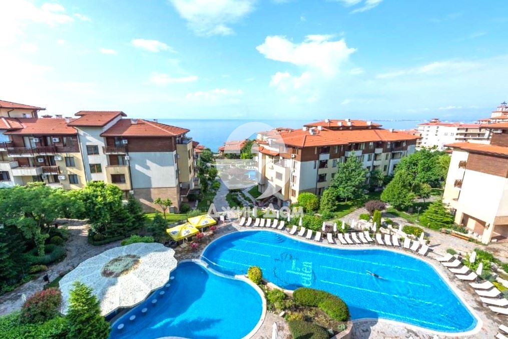 Продава се Тристаен апартамент в Свети Влас - 129 кв.м за 1047 €/кв.м - Снимка #11