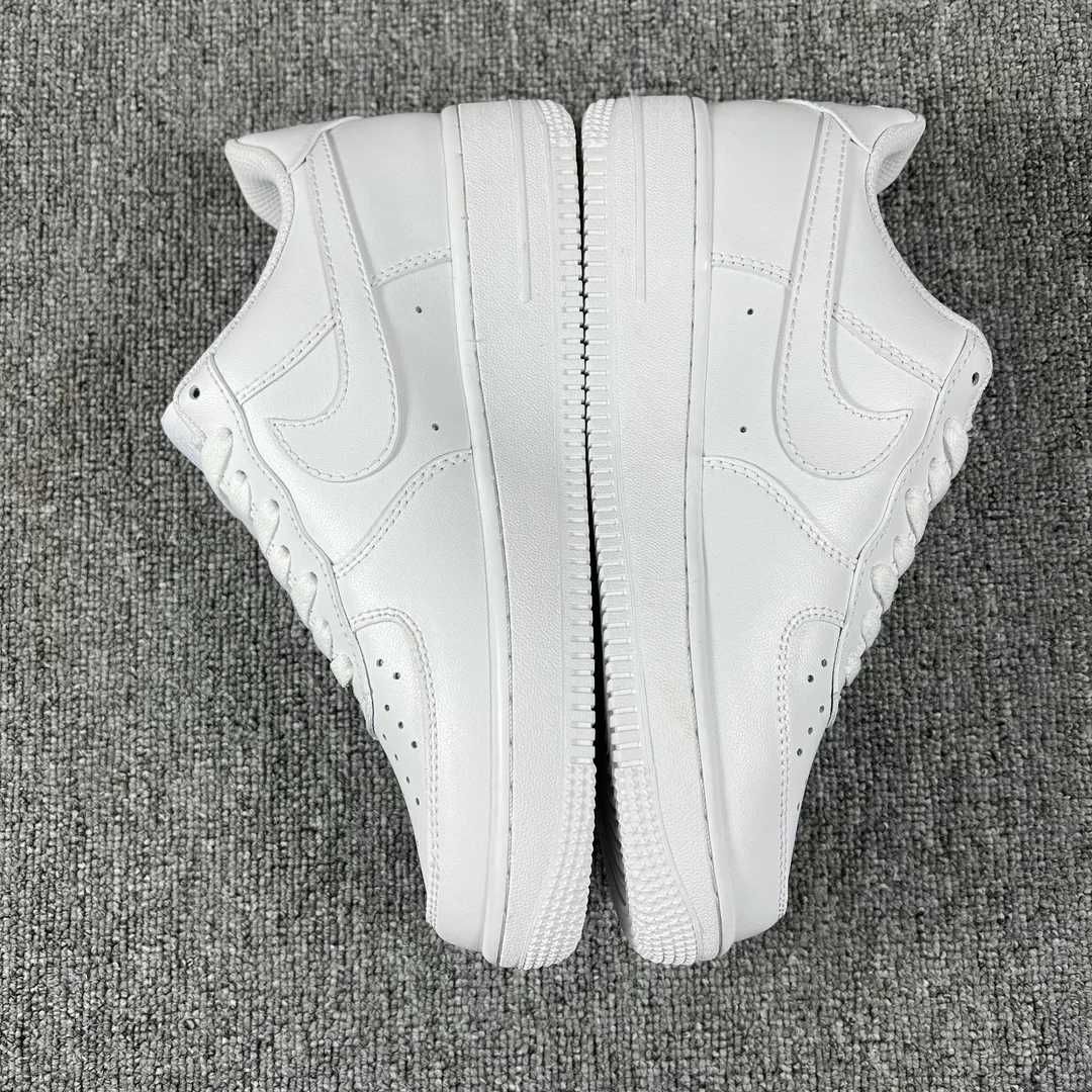 Nike Air Force 1 Triple White / No Box