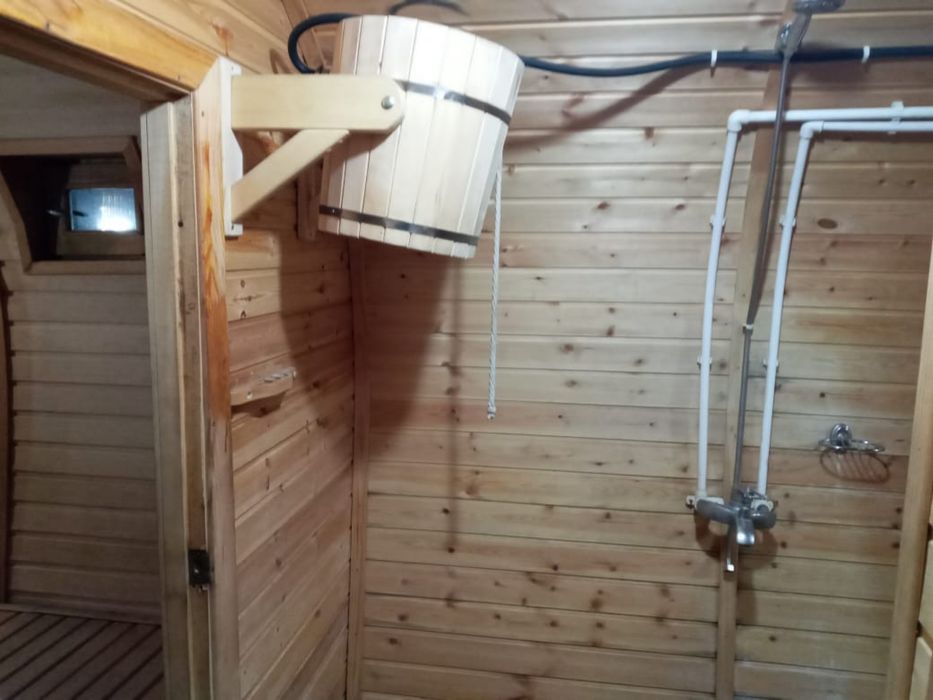 Продается  баня "Каравелла" размером 6x2.4 метра.