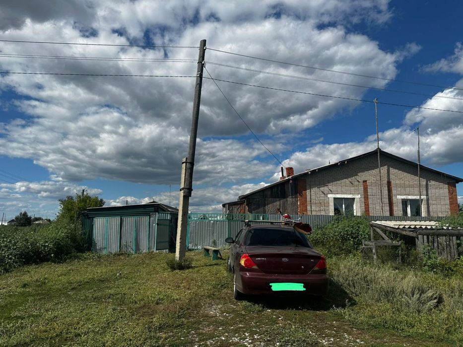 Поодам дом в поселке Босбек