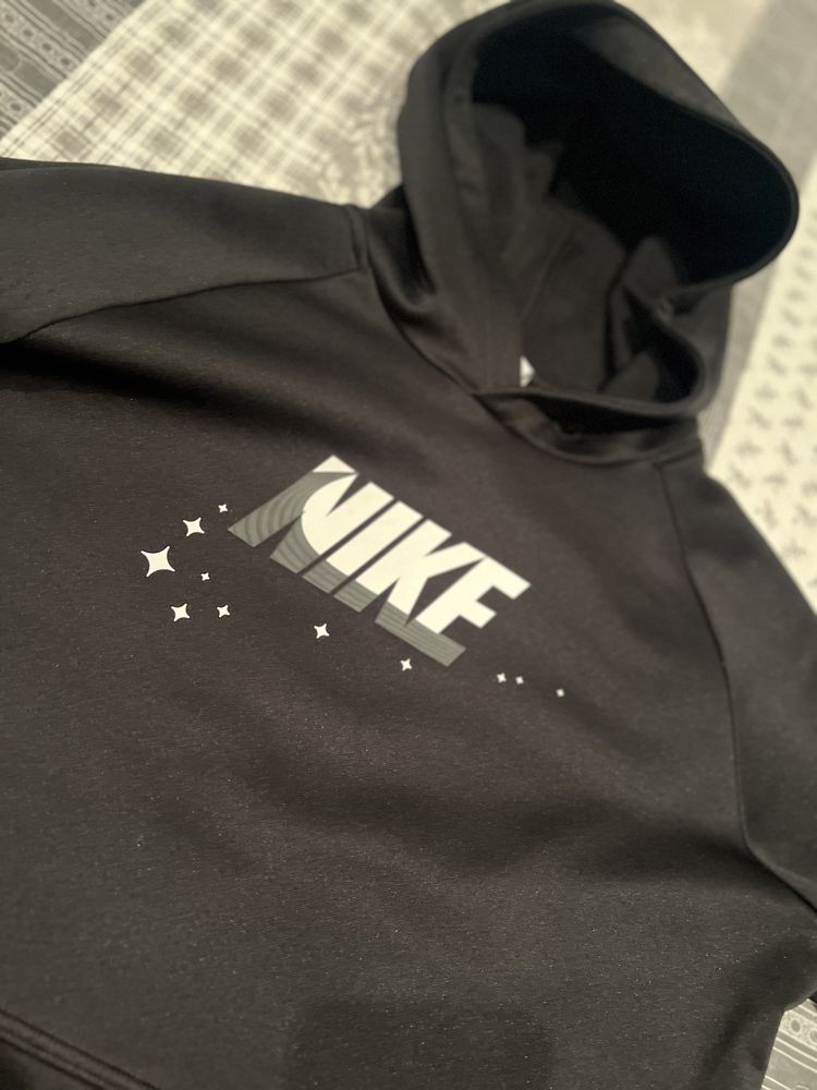 Nike sportswear XL (158-170) суичър и панталон