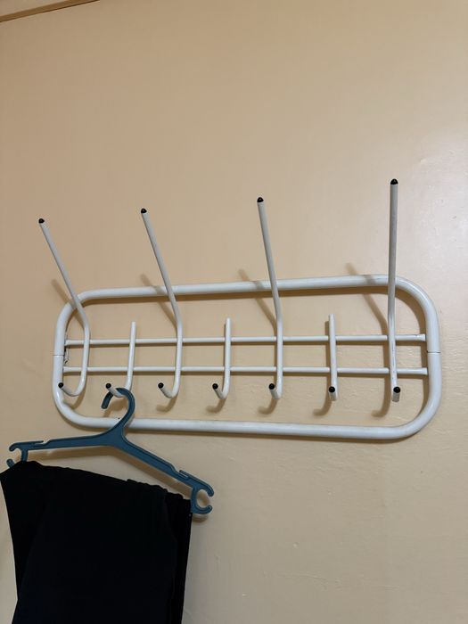 Срочно продается стойка вешалка