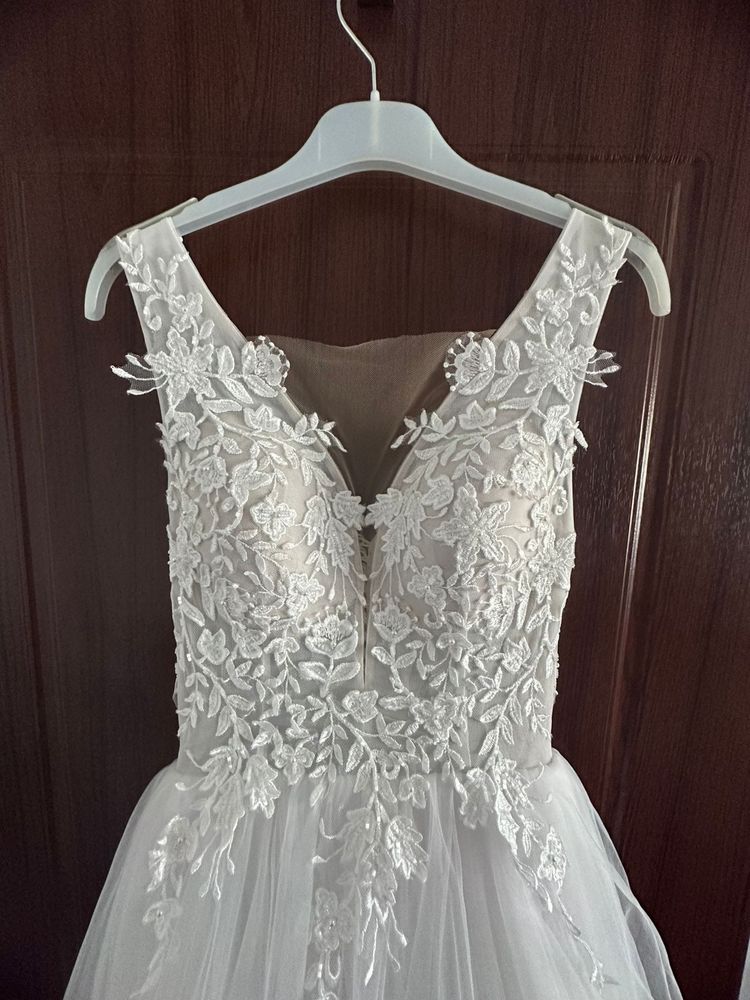 Vand rochie de mireasa